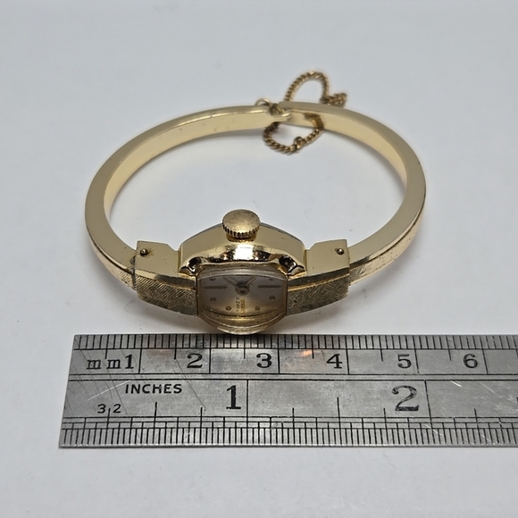 Womens Vintage 1965 Timex Cavatina Manual Watch Yellow Florentine Bangle Runs - Picture 9 of 11